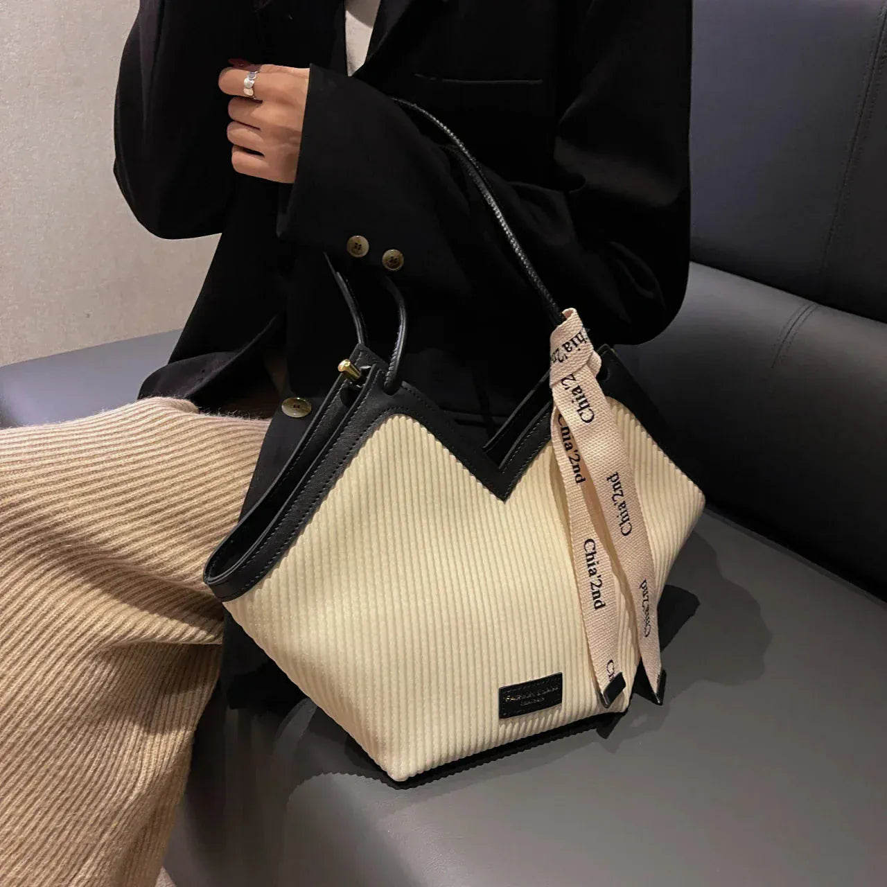Celvera Stijlvolle damestas met modern design – licht, elegant en praktisch