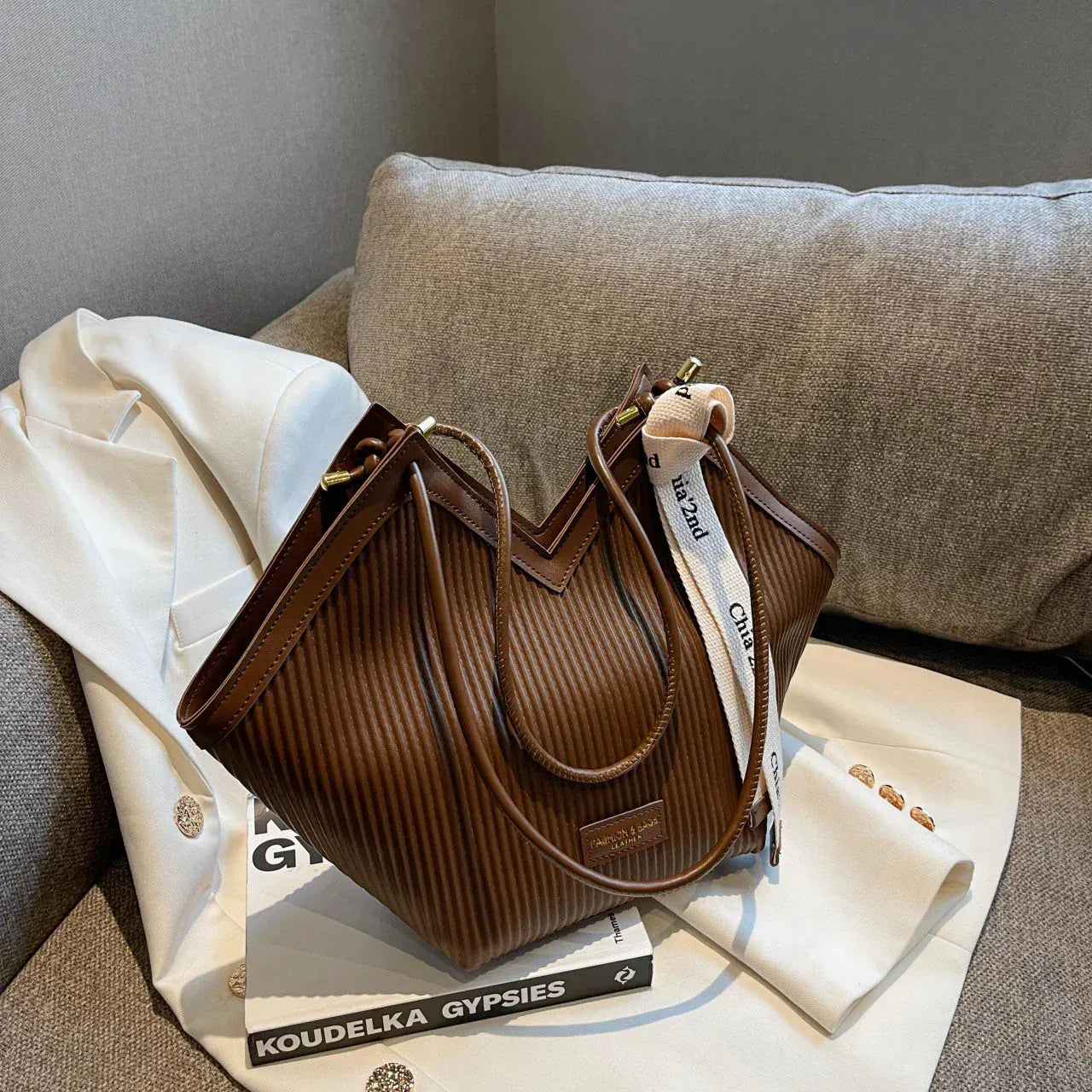 Celvera Stijlvolle damestas met modern design – licht, elegant en praktisch