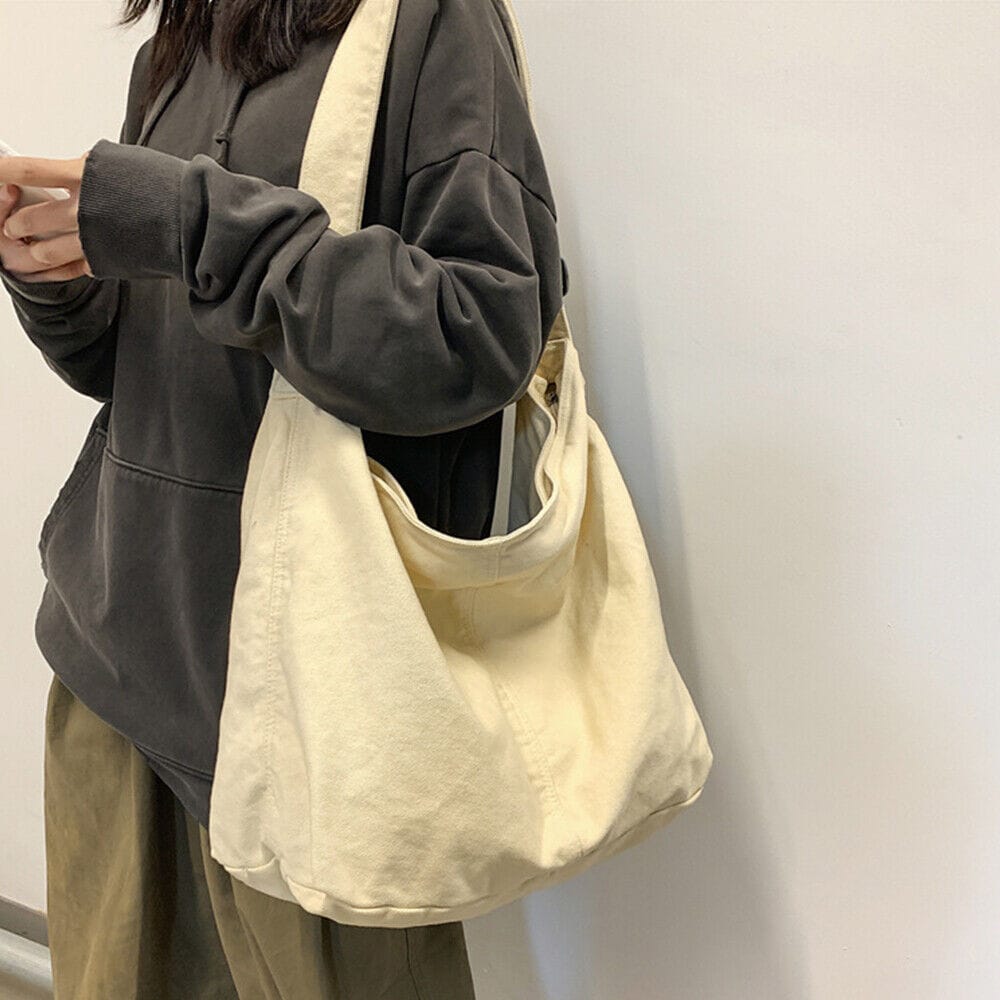 Celvera Oversized canvas schoudertas met ruime pasvorm
