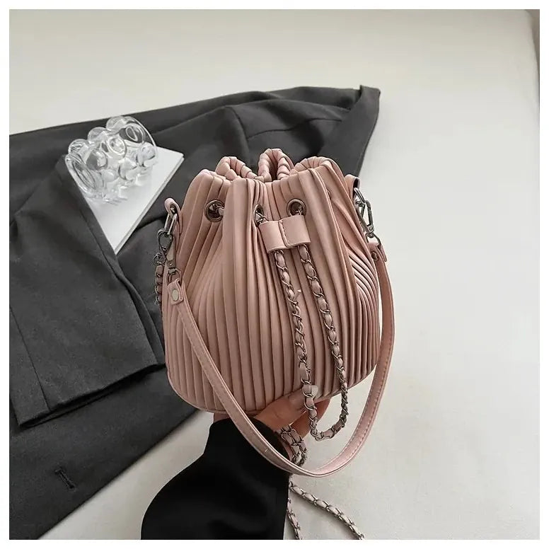 Celvera Tas Dames - Bucket Bag met Plissé en Zilveren Ketting | Chique