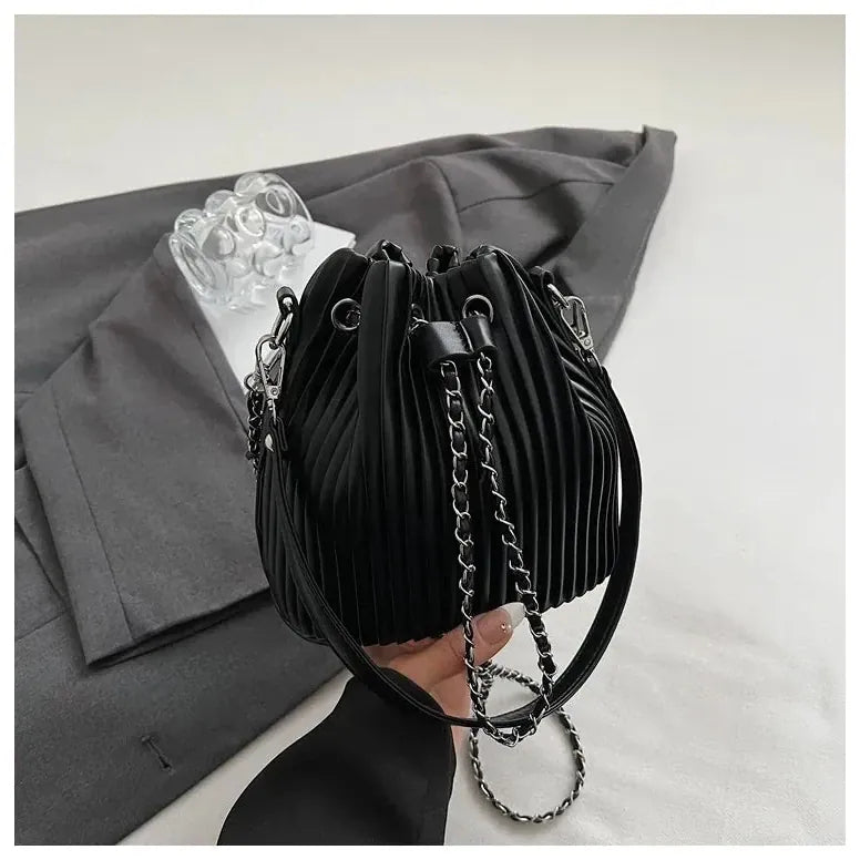 Celvera Tas Dames - Bucket Bag met Plissé en Zilveren Ketting | Chique