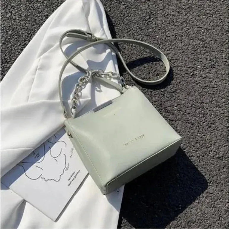Celvera Tas Dames - Strakke Bucket Bag met Dikke Ketting en Riem | Chique